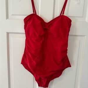 Red Women’s sweetheart  ruched One Piece Swimsuit EUC L